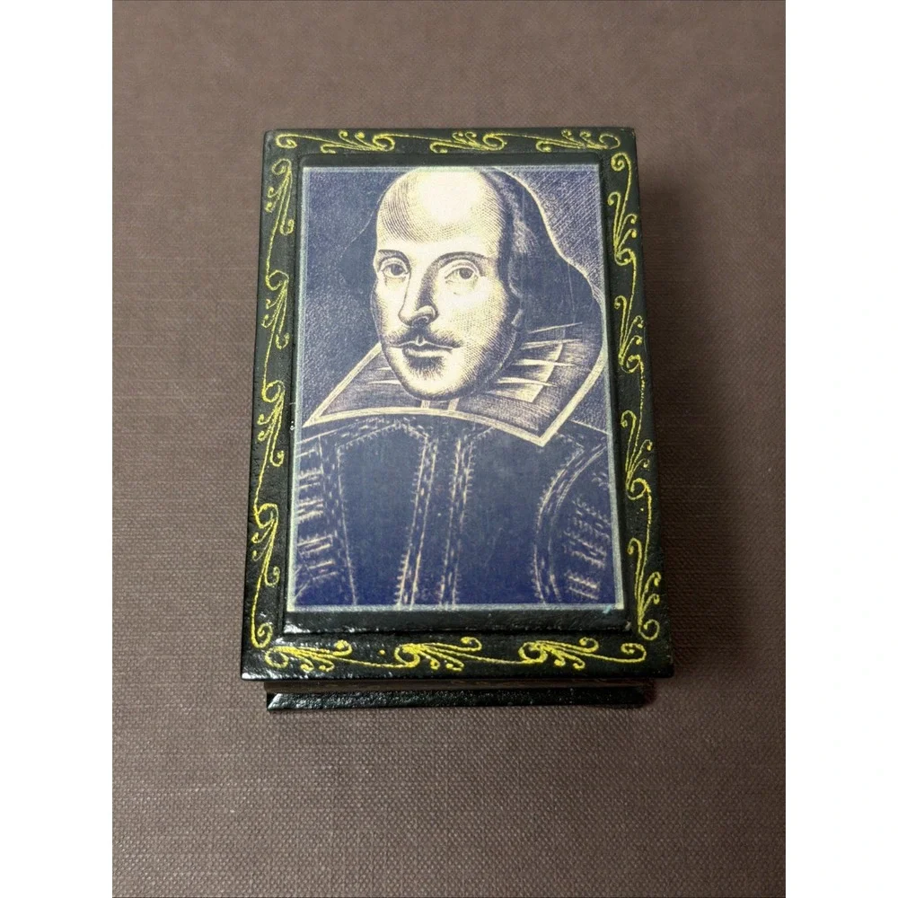 Vintage Russian Lacquer William Shakespeare Portrait Trinket Box Rare Keepsake